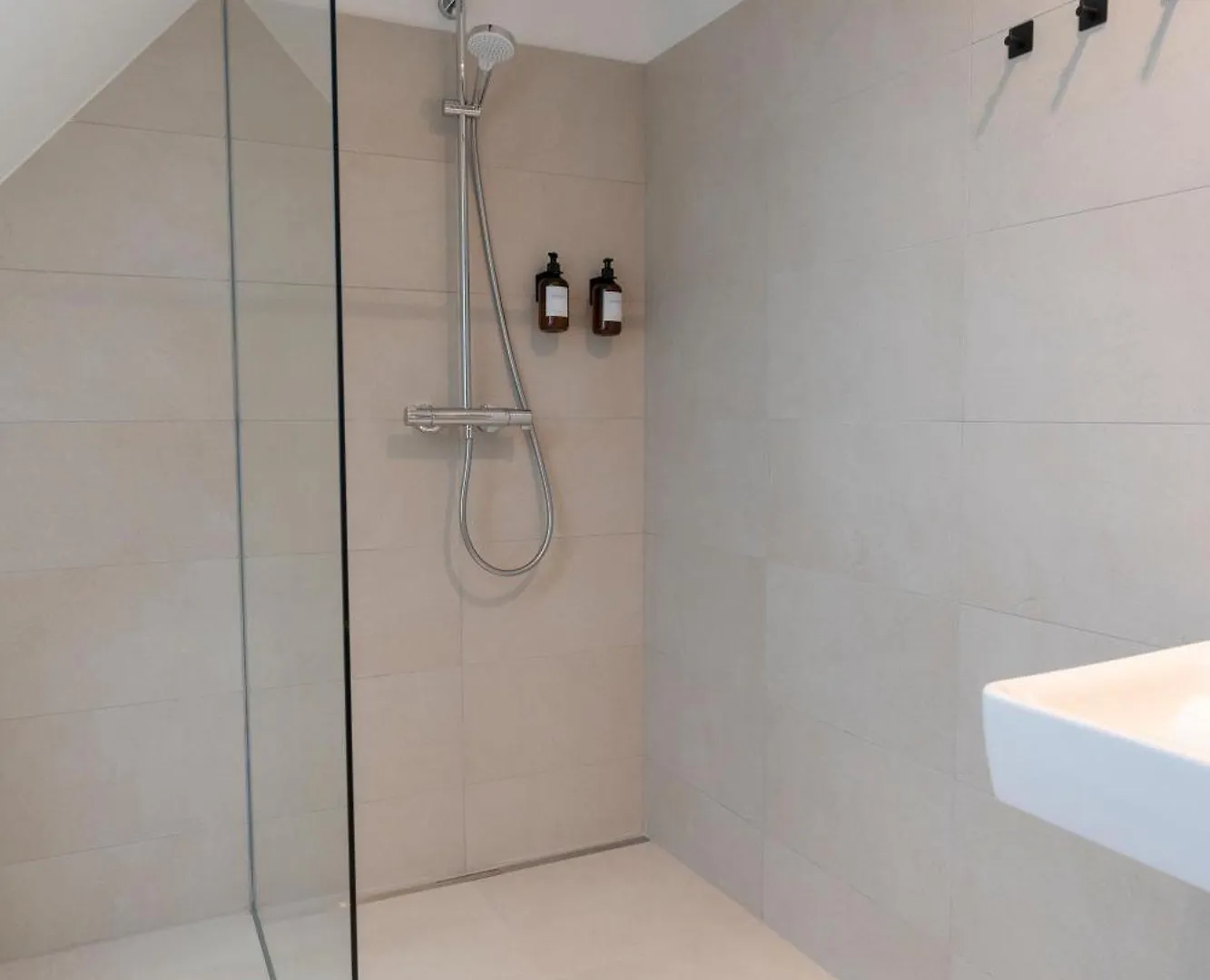 Premium Apartment Mit Privatem Balkon I Levestate Vienna