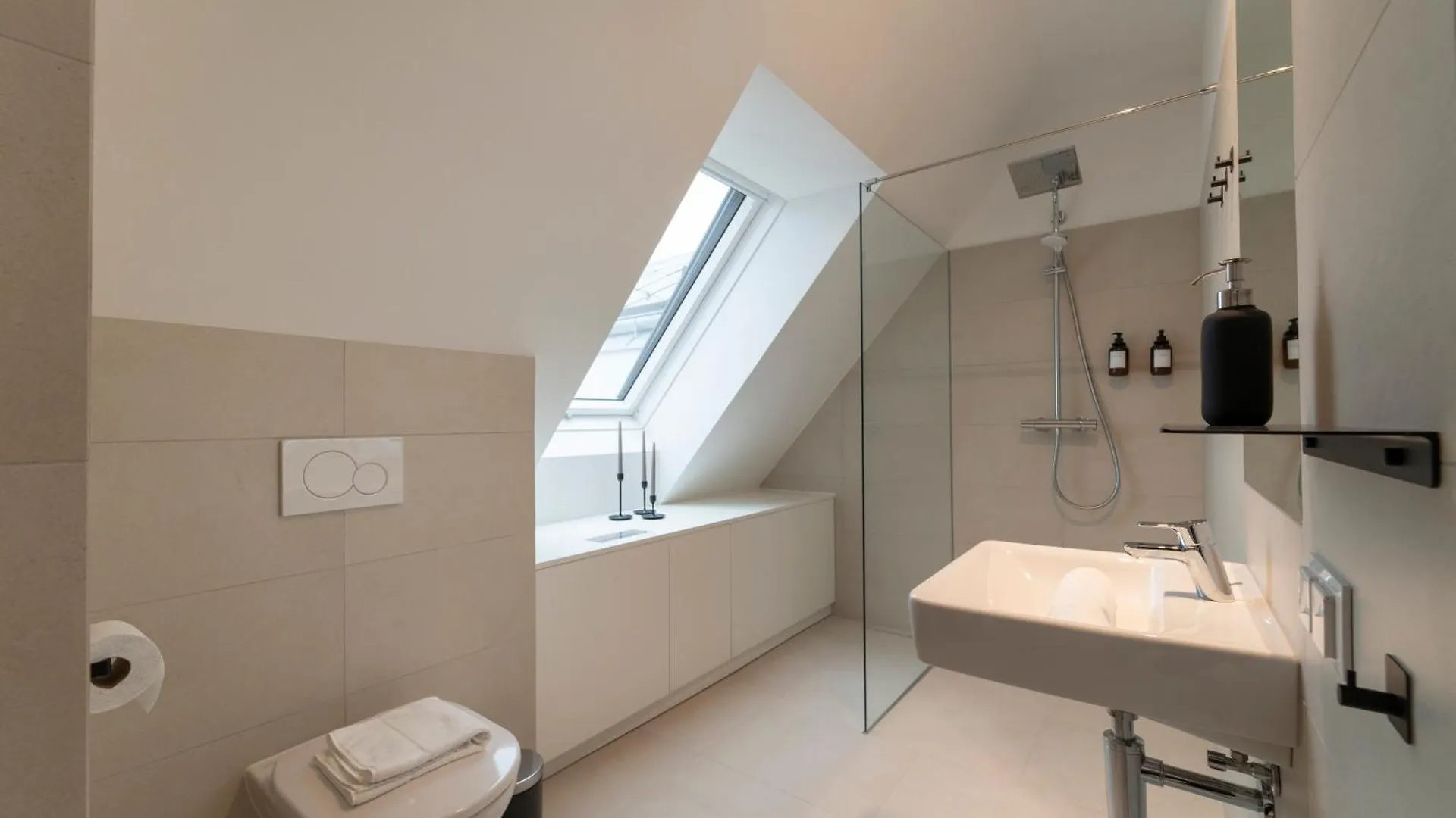 Premium Apartment Mit Privatem Balkon I Levestate Vienna