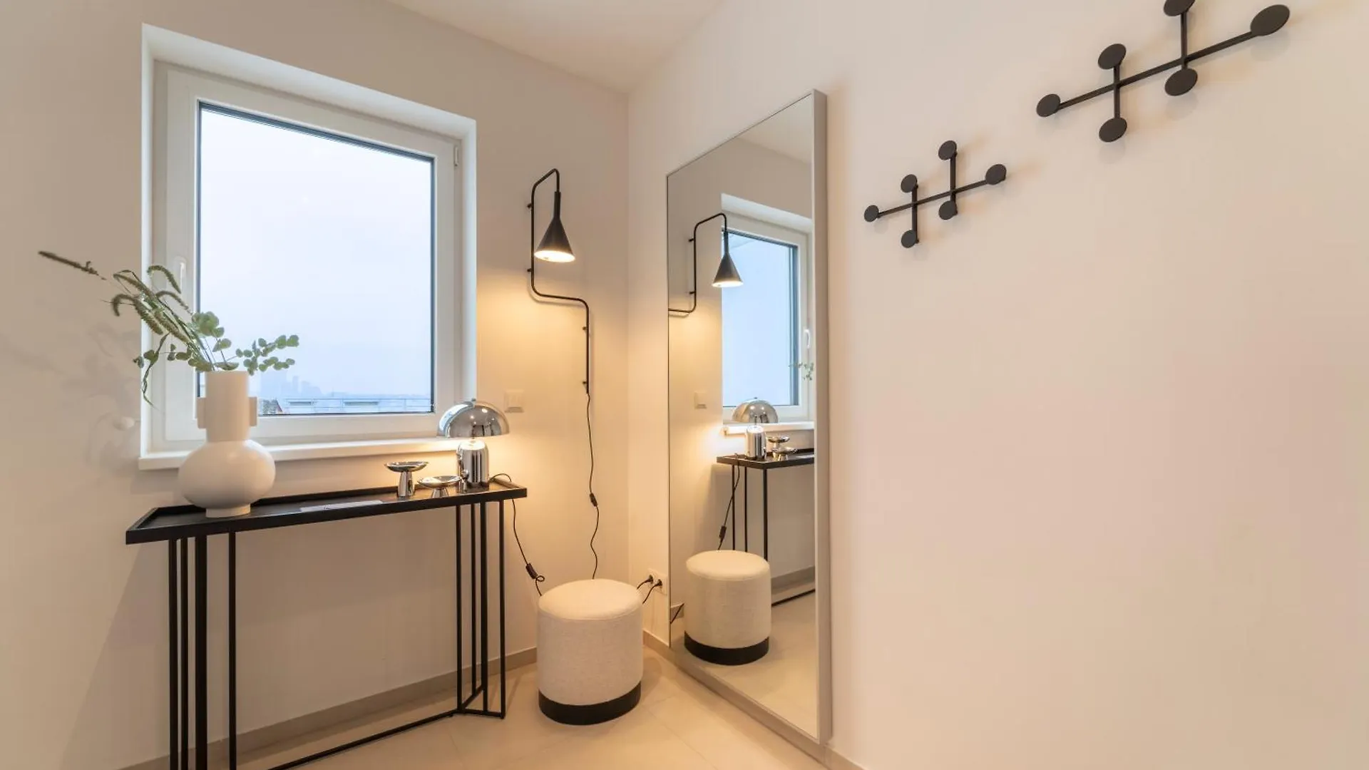 Premium Apartment Mit Privatem Balkon I Levestate Vienna